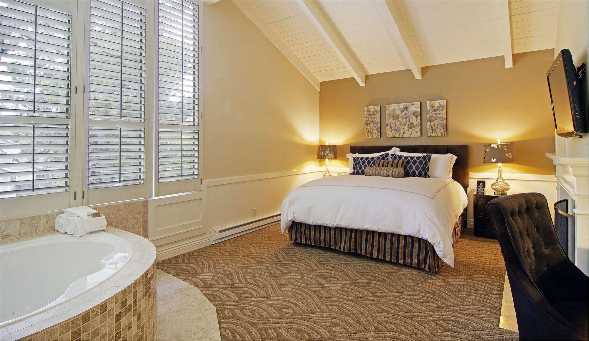 Carriage House Inn Carmel-by-the-Sea Bagian luar foto